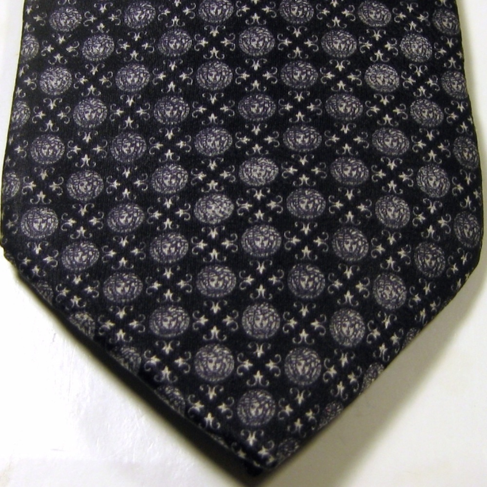 VERSACE Rich metallic Black Silver Medusa Geometri